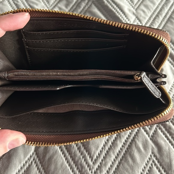 Michael Kors Checkerboard Wallet in black brown and gold hardware - Picture 4 of 10